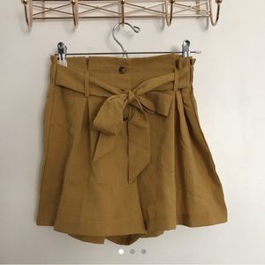 mustard yellow flowy shorts